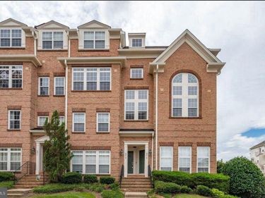 9515 WALKER WAY, MANASSAS PARK, VA 20111