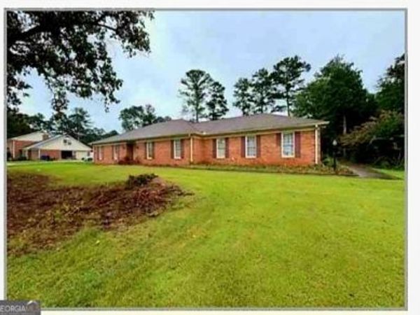 100 Winterthur Court, Fayetteville, GA 30214