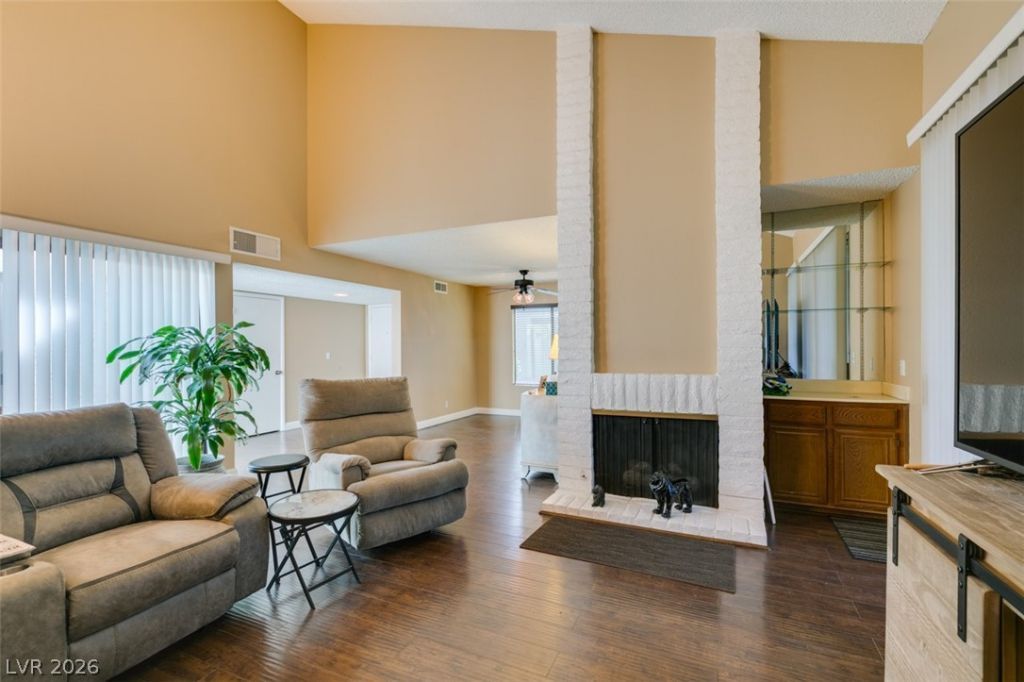 4647 Madreperla Street, Las Vegas, NV 89121 Main Photo