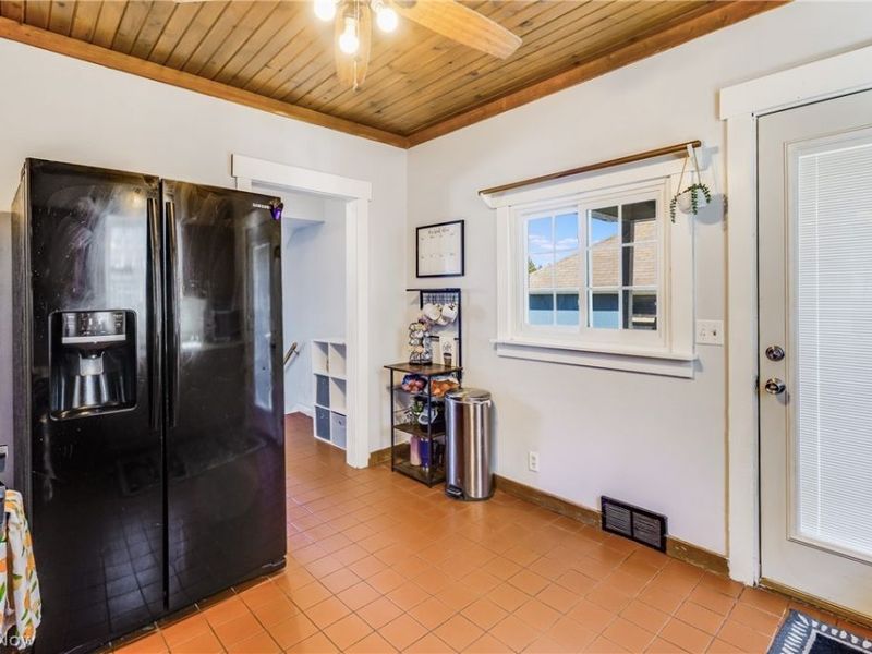 203 Hager Street, Hubbard, OH 44425 Photo 9