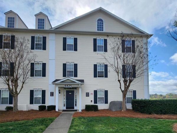6423 Town Hall Place , Harrisburg, NC 28075