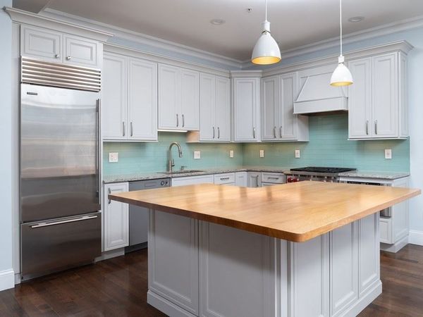 142 Fuller St, Unit 4, Brookline, MA 02446