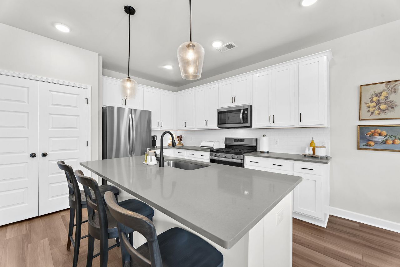 1434 Arabella Street Street Photo 5