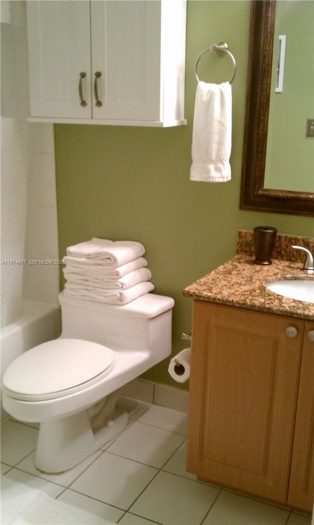 19201 Collins Av, Unit 432, Sunny Isles Beach, FL 33160 Photo