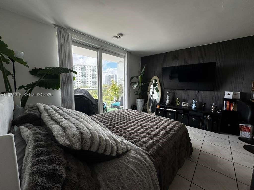 19201 Collins Av, Unit 432, Sunny Isles Beach, FL 33160 Photo