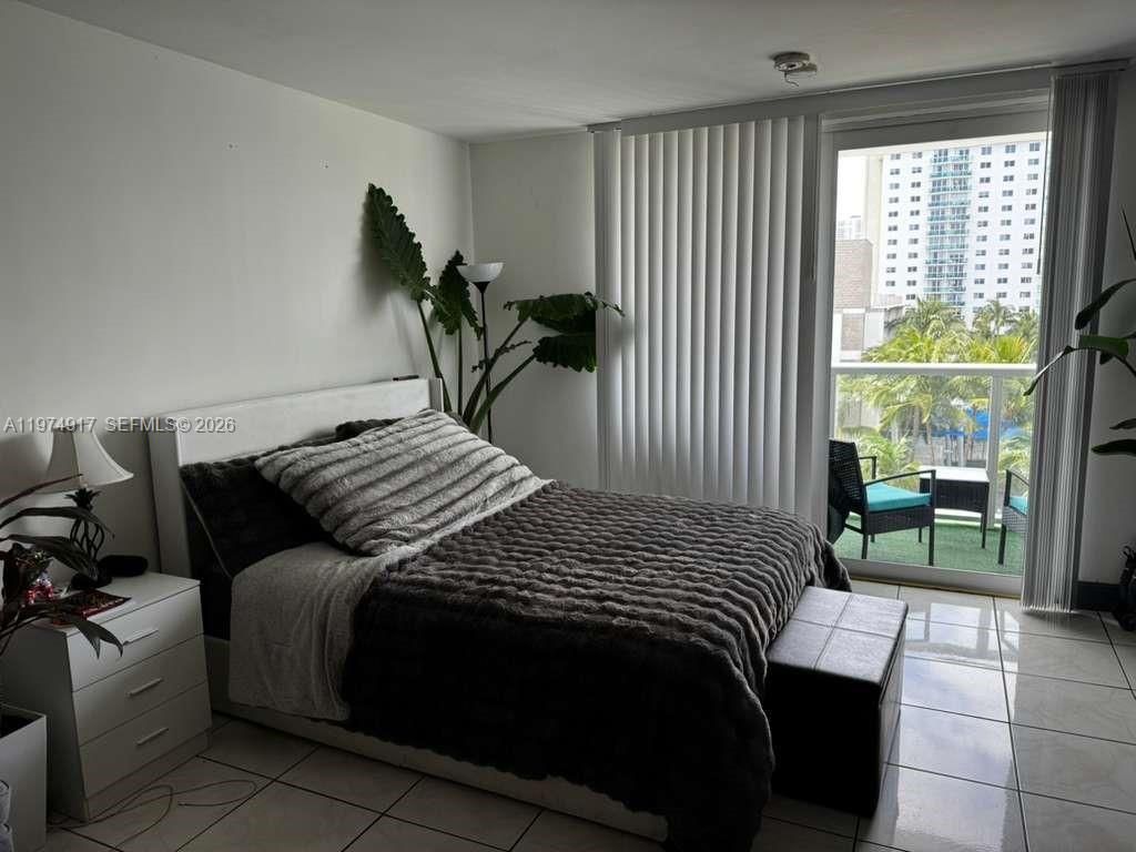 19201 Collins Av, Unit 432, Sunny Isles Beach, FL 33160 Photo