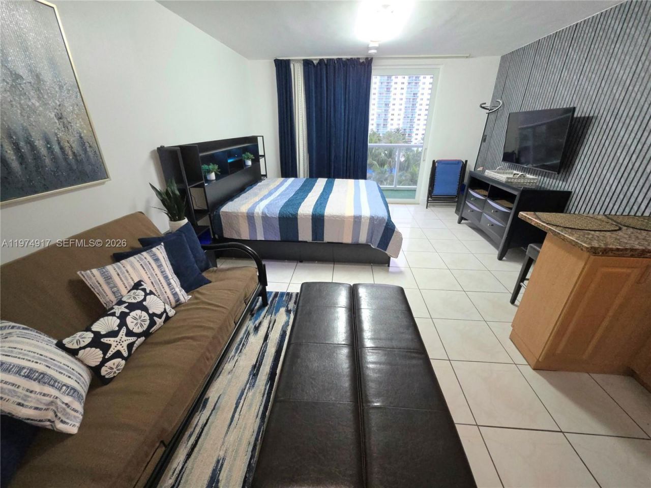 19201 Collins Av, Unit 432, Sunny Isles Beach, FL 33160 Photo