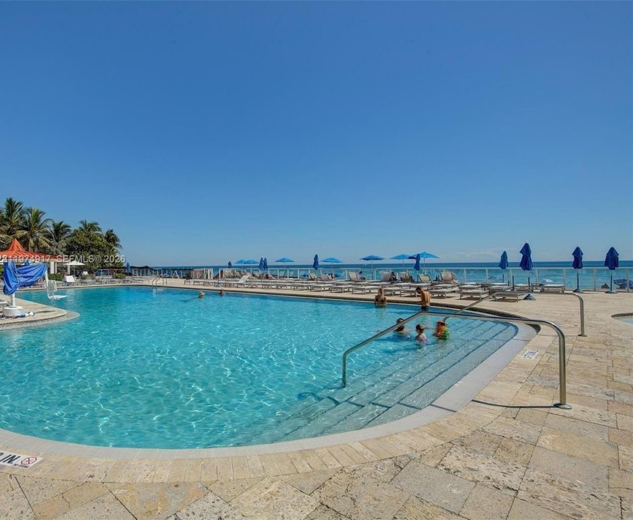 19201 Collins Av, Unit 432, Sunny Isles Beach, FL 33160 Photo
