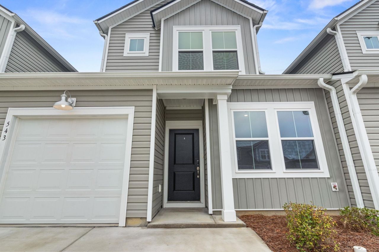 543 Sea Sparrow St. Photo 2