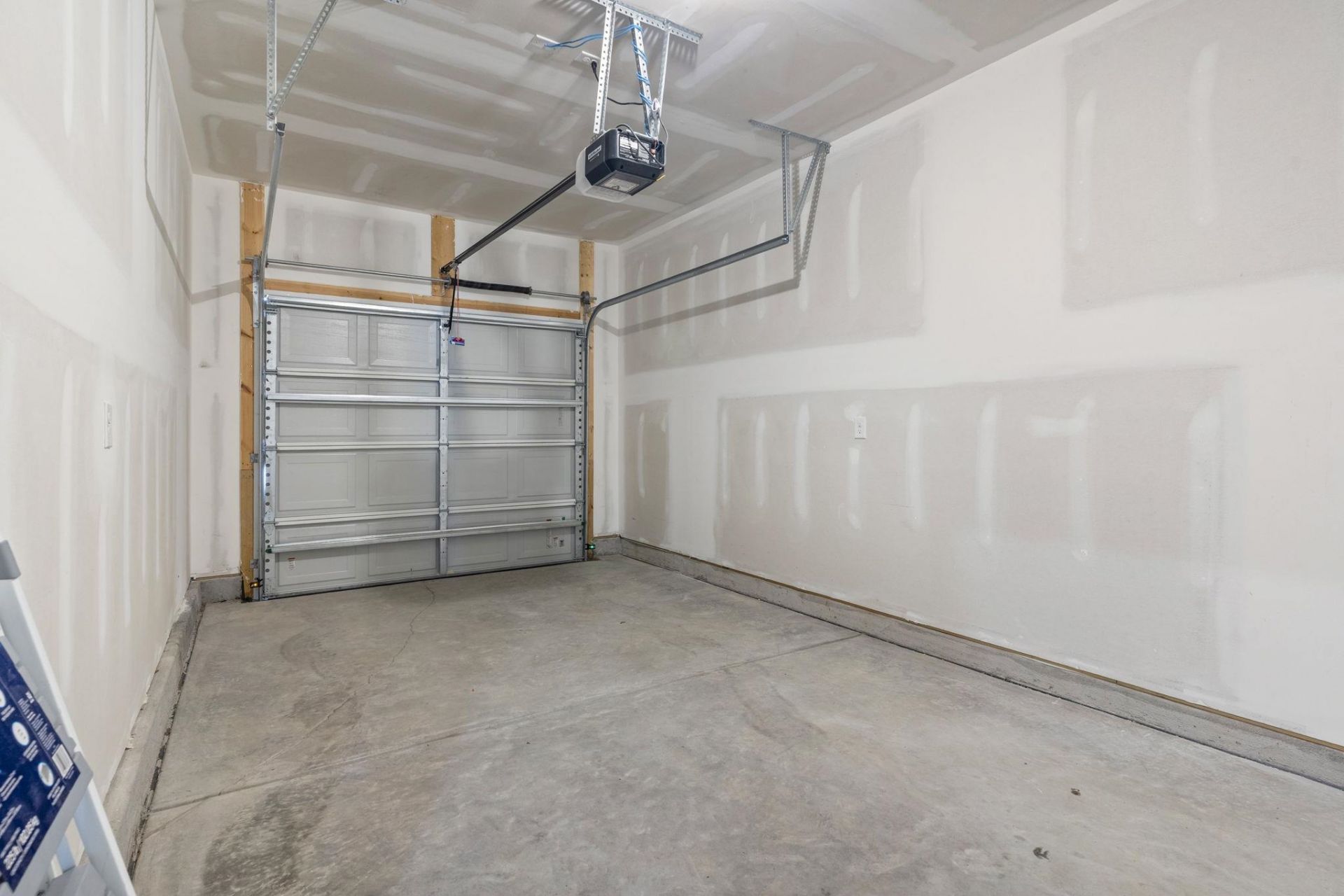 543 Sea Sparrow St. Photo 33