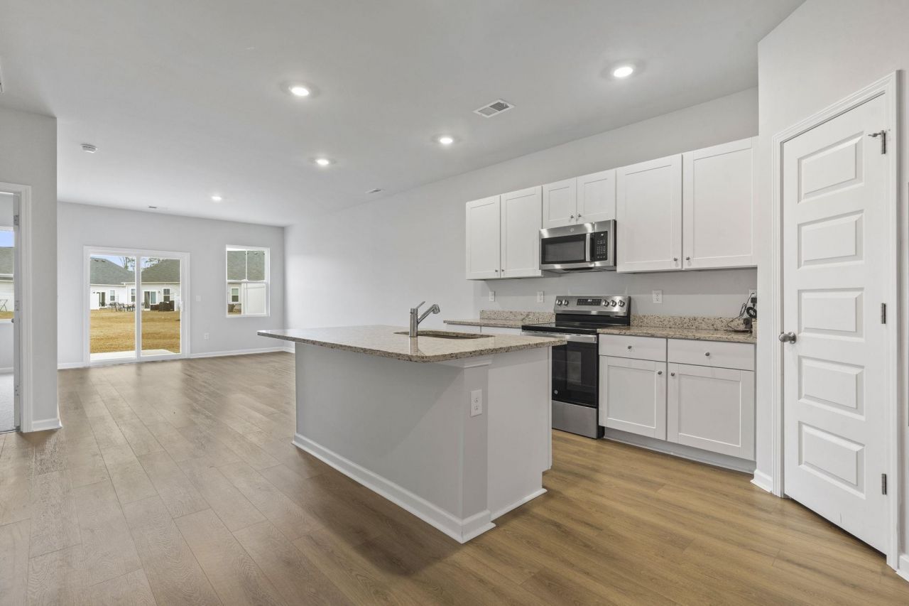 543 Sea Sparrow St.  Photo 5