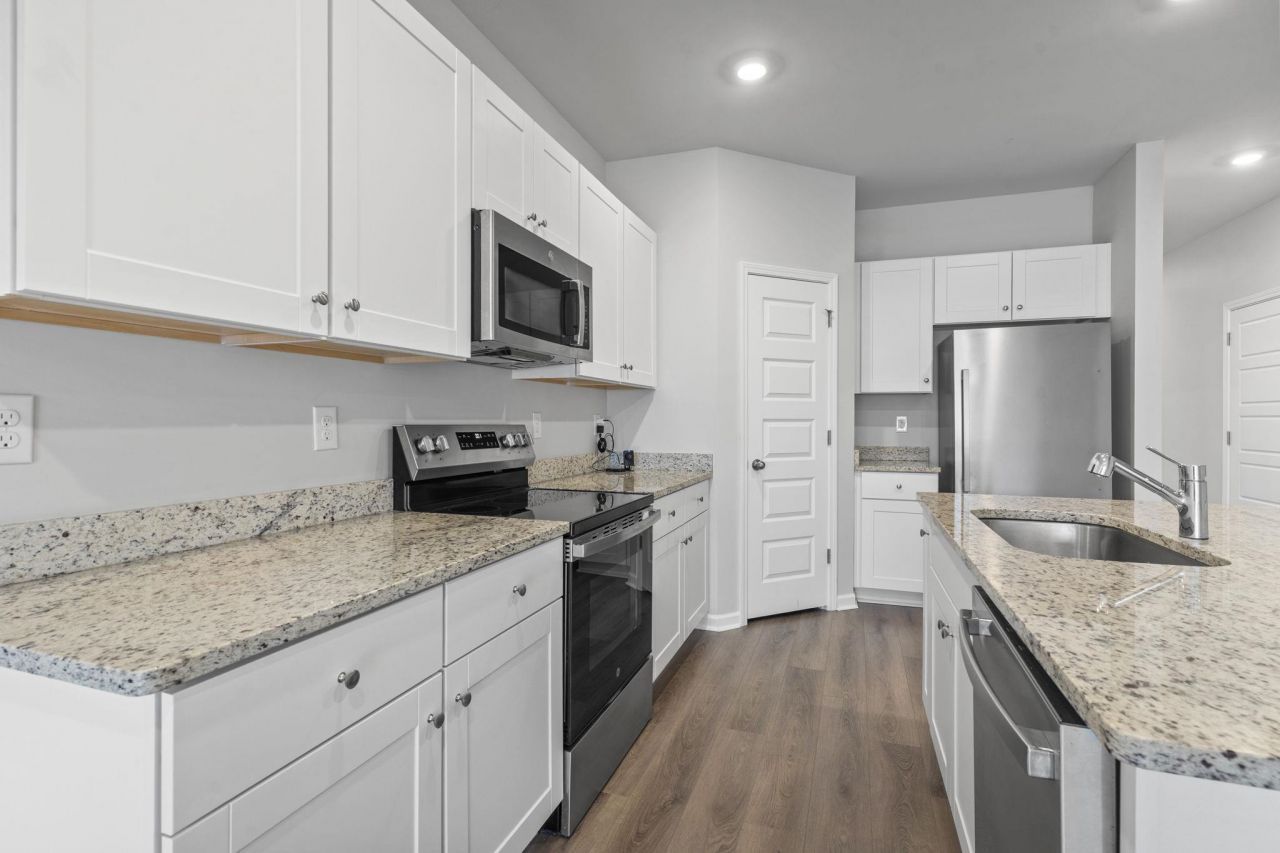 543 Sea Sparrow St.  Photo 7