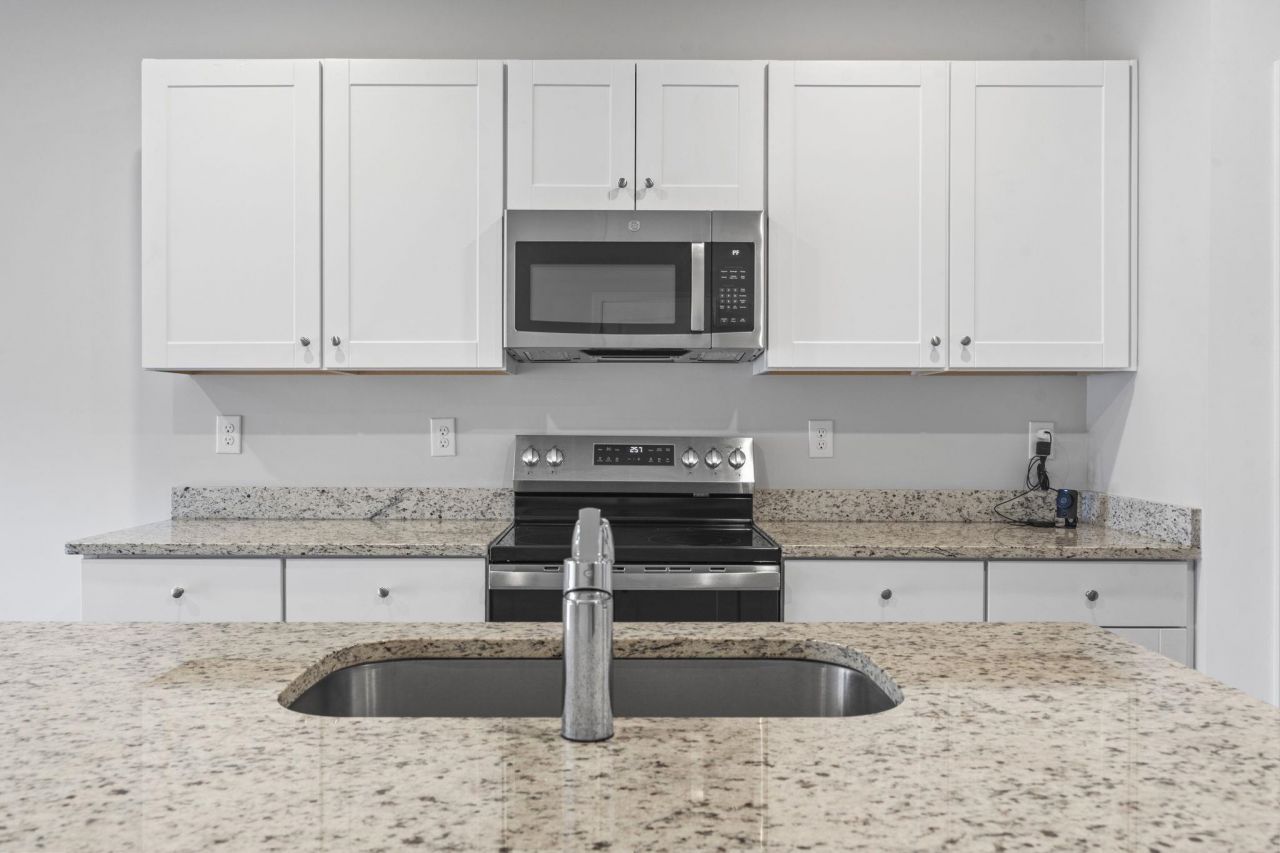 543 Sea Sparrow St.  Photo 9