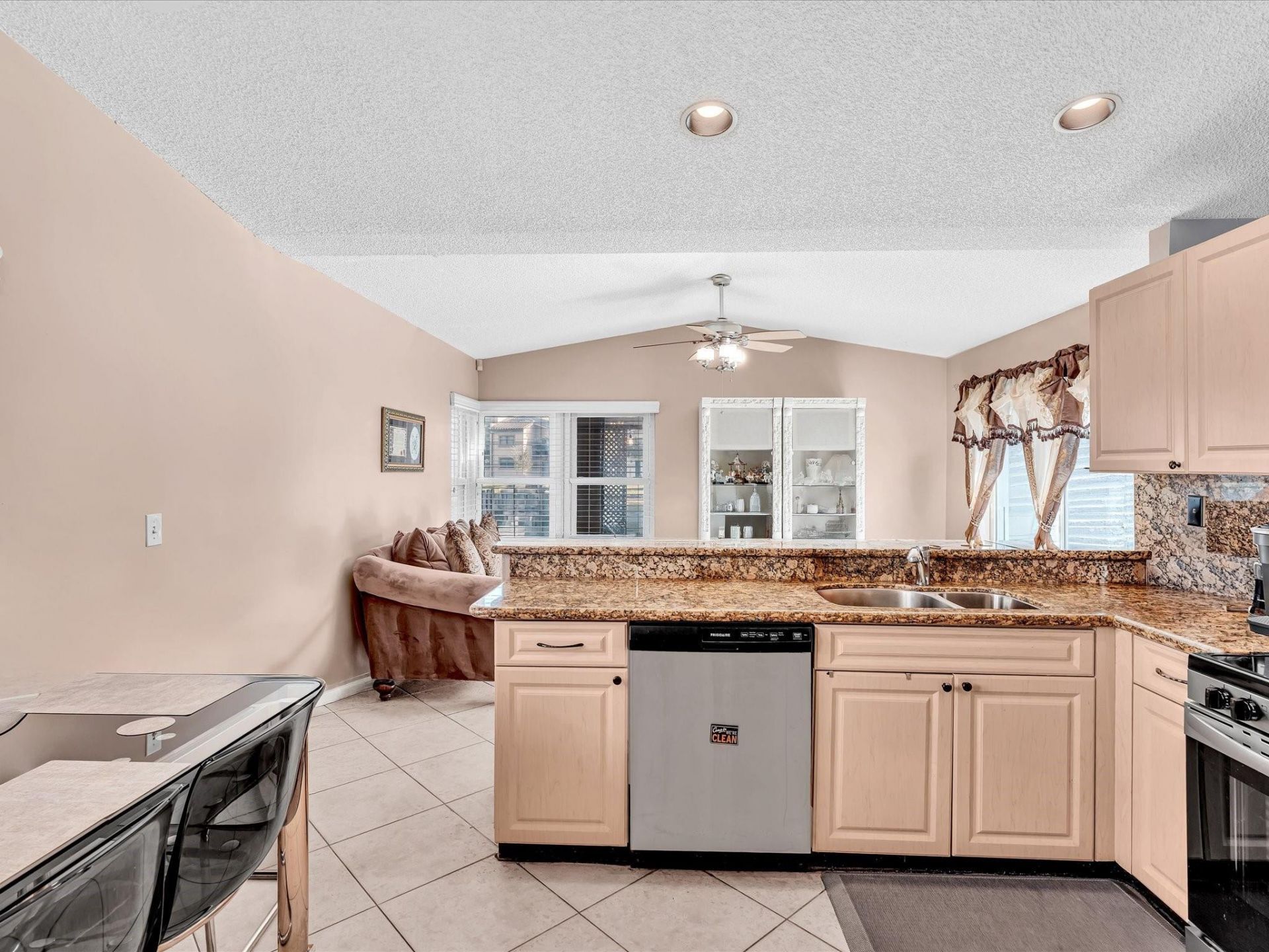 9816 NW 41st Street, Sunrise, FL 33351 Photo