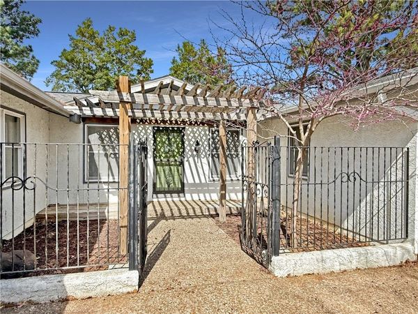 315 Fairway Lane , Fayetteville, AR 72701