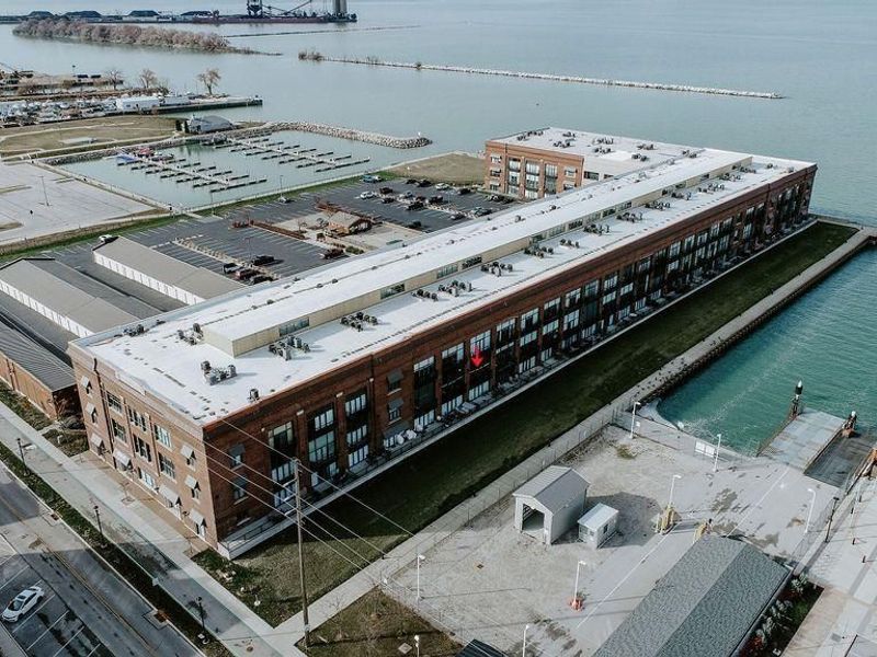 401 W Shoreline Drive, Unit 213, Sandusky, OH 44870 Photo 2