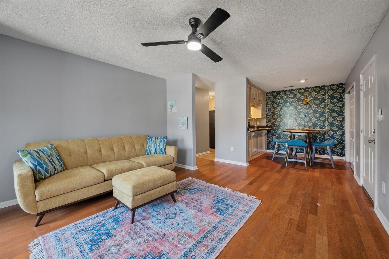 188 Midland Parkway Photo 10