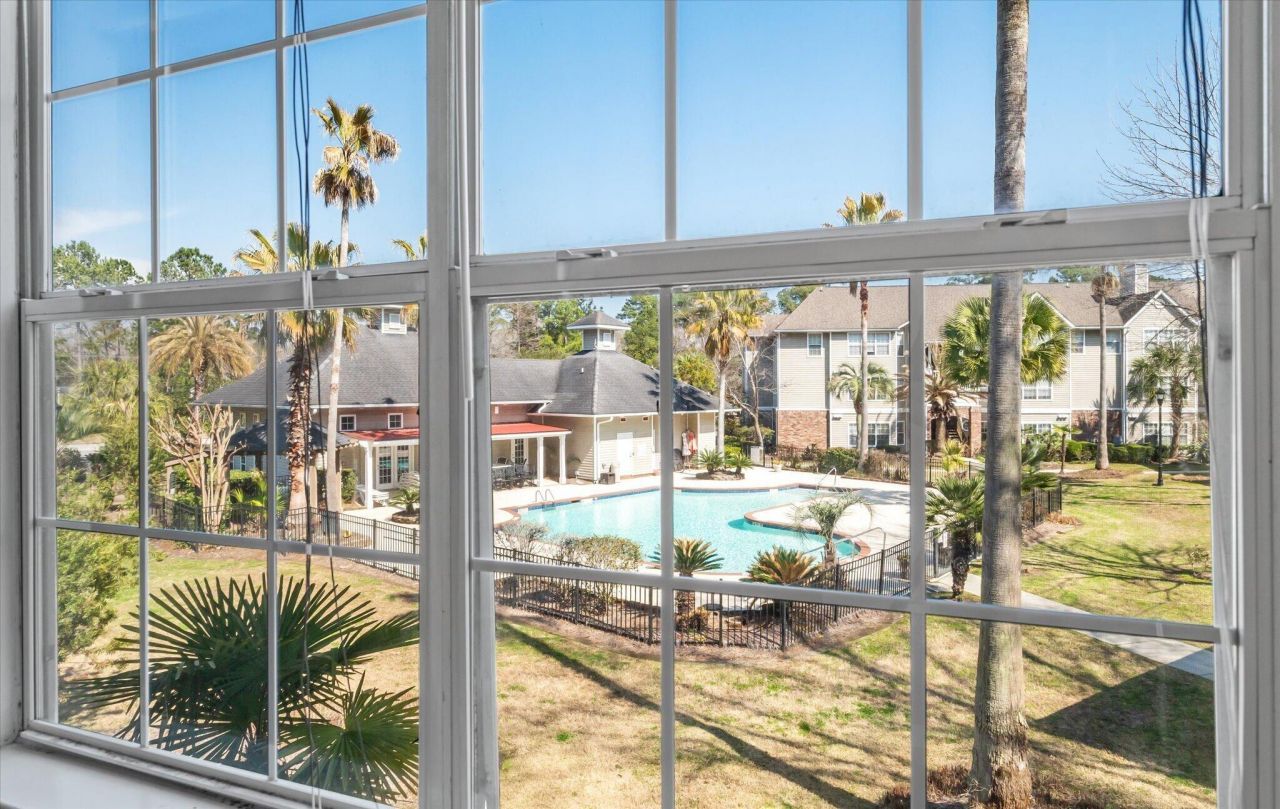 188 Midland Parkway Photo 12