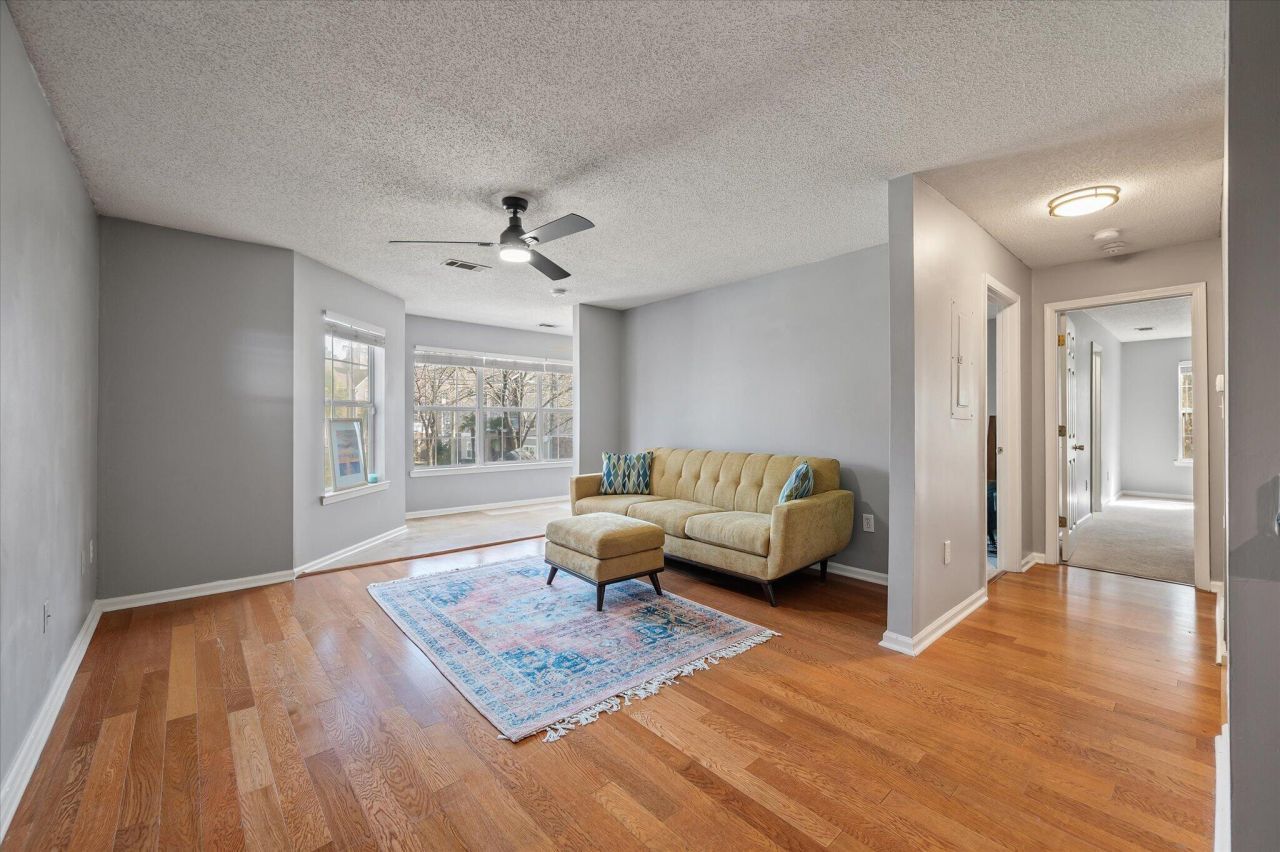 188 Midland Parkway Photo 13