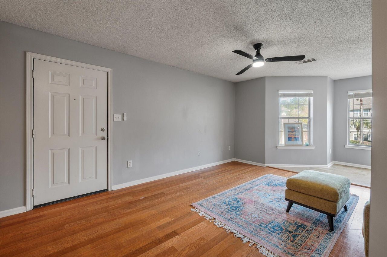 188 Midland Parkway Photo 16