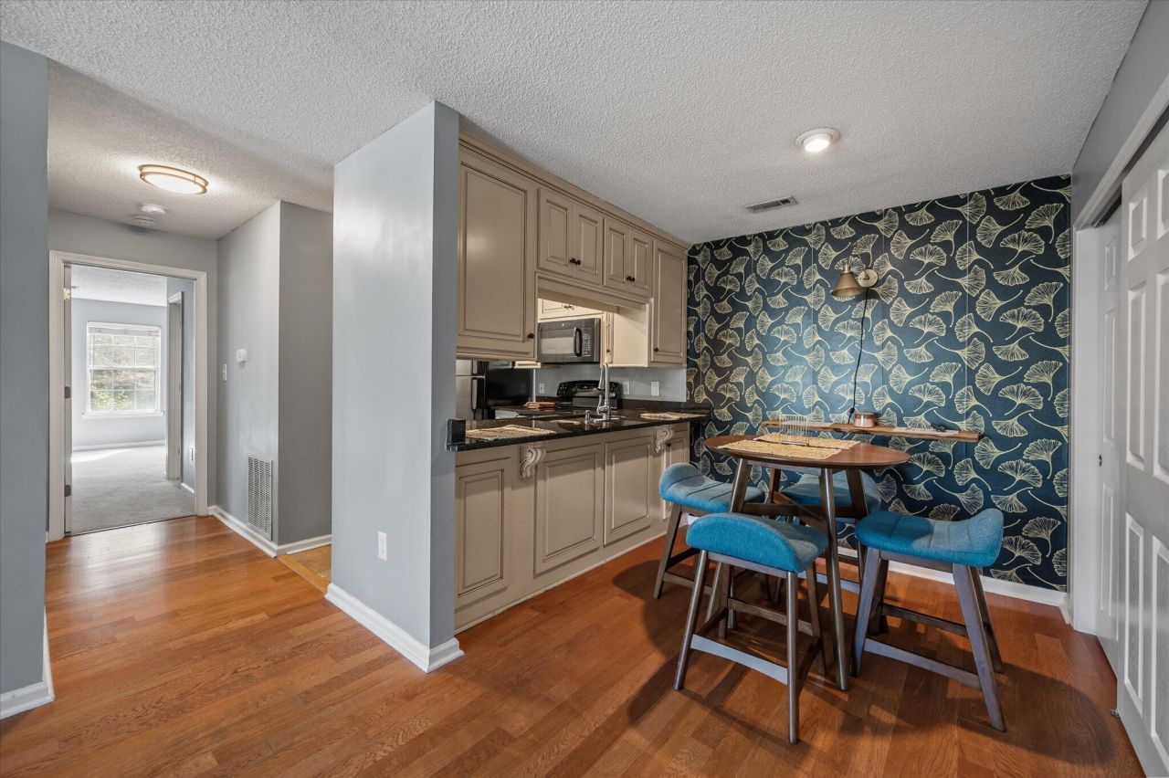 188 Midland Parkway Photo 17