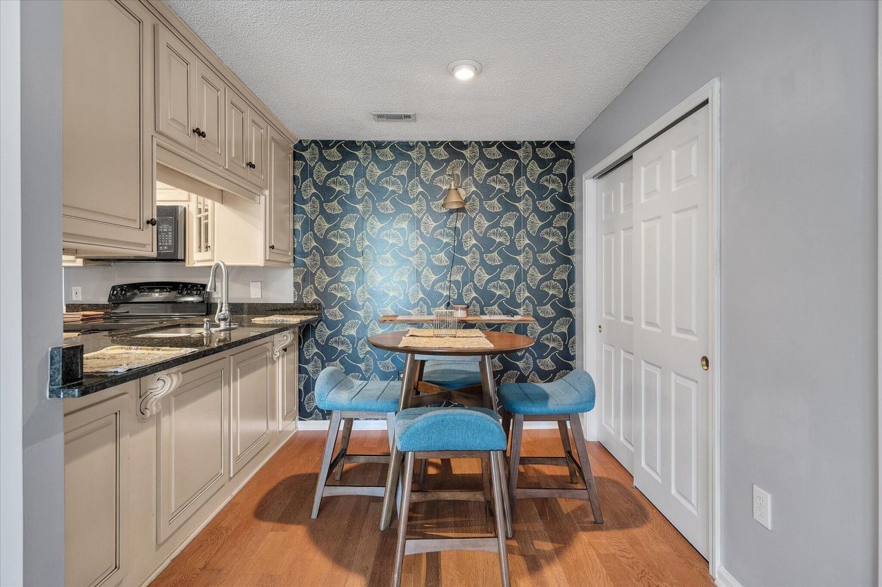 188 Midland Parkway Photo 18