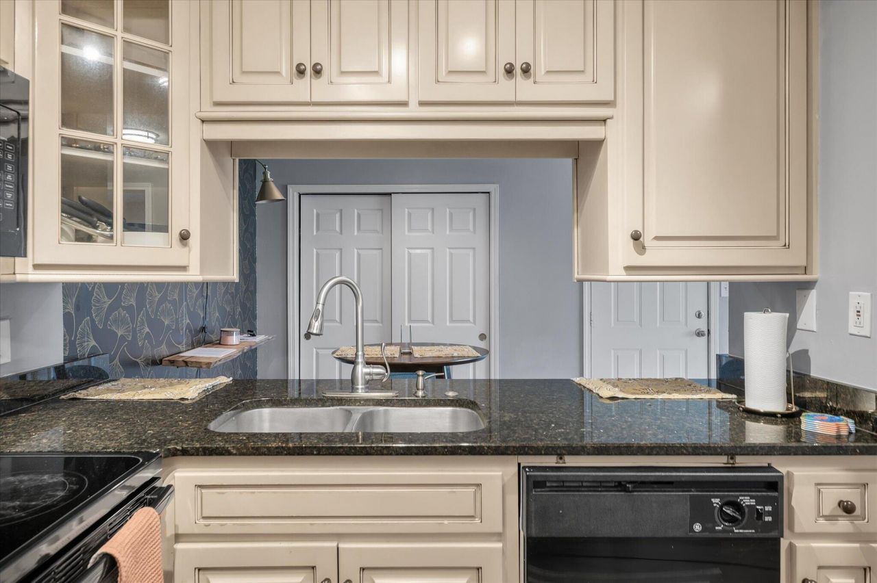 188 Midland Parkway Photo 19