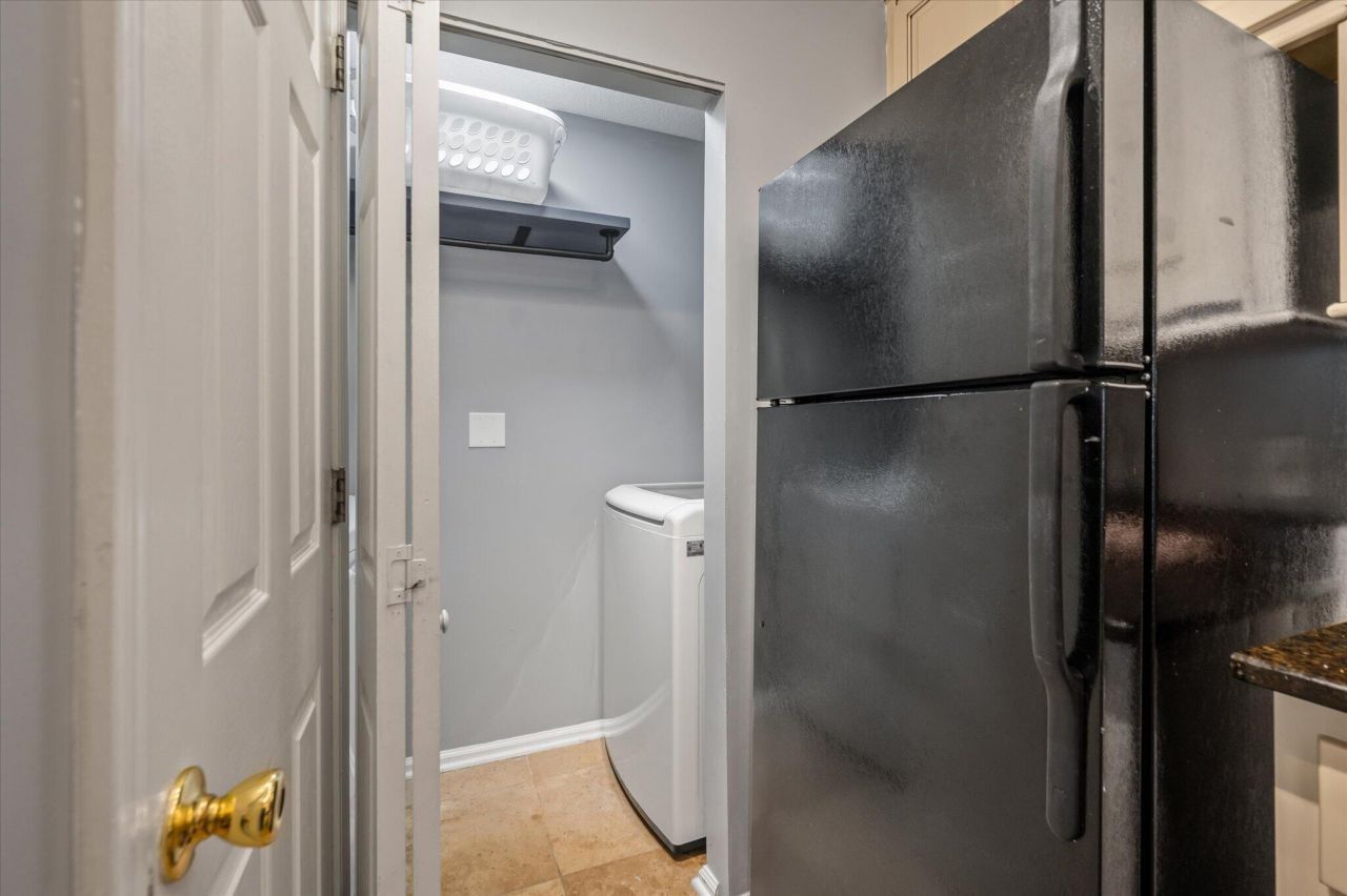 188 Midland Parkway Photo 31