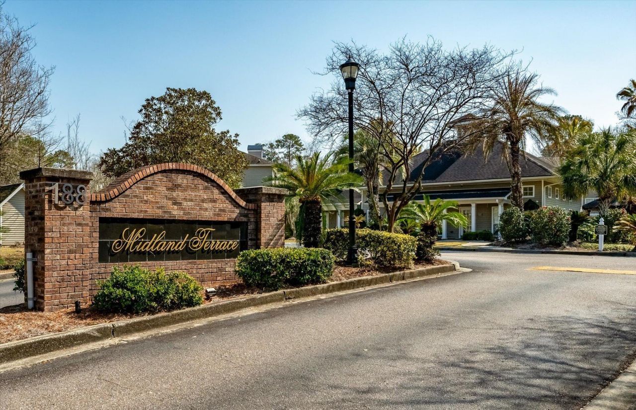 188 Midland Parkway Photo 35