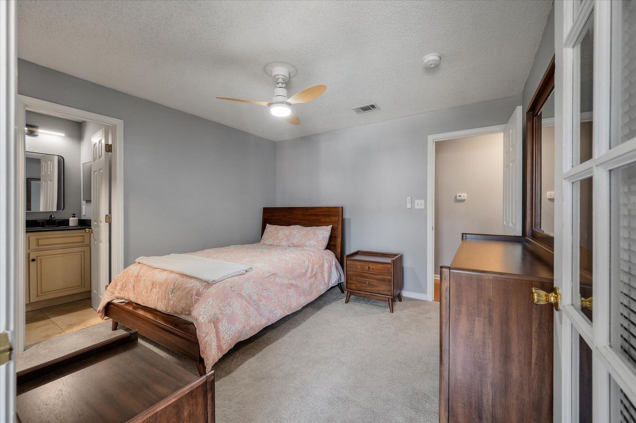 188 Midland Parkway Photo 6