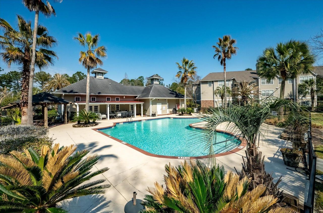 188 Midland Parkway Photo 9