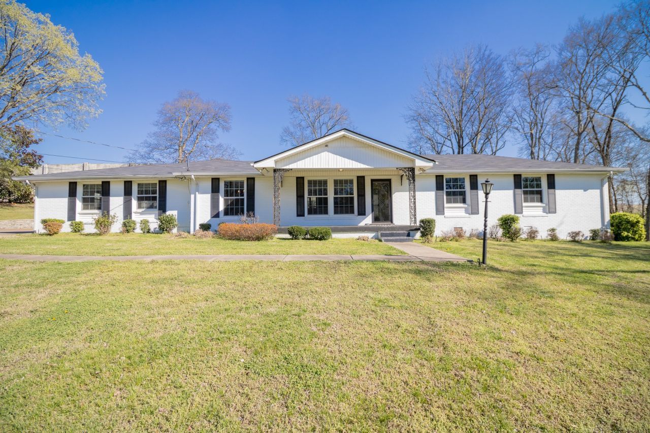 301 Green Acres Dr, Goodlettsville, TN 37072 Main Photo