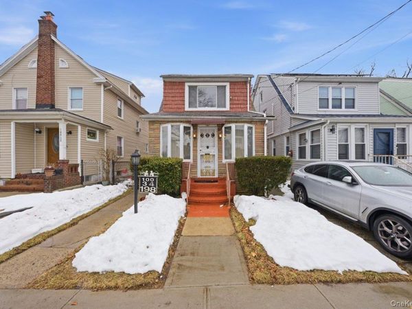 10034 198th Street, Hollis, NY 11423