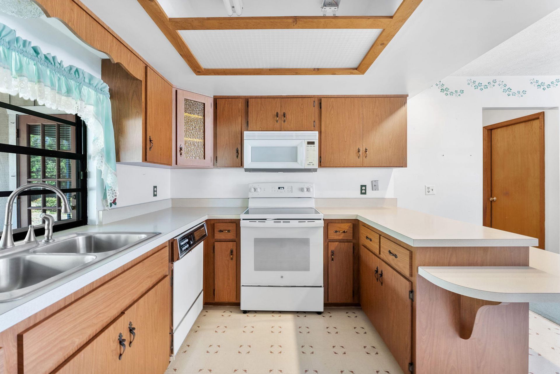 102 SE Crosspoint Drive, Port Saint Lucie, FL 34983 Photo