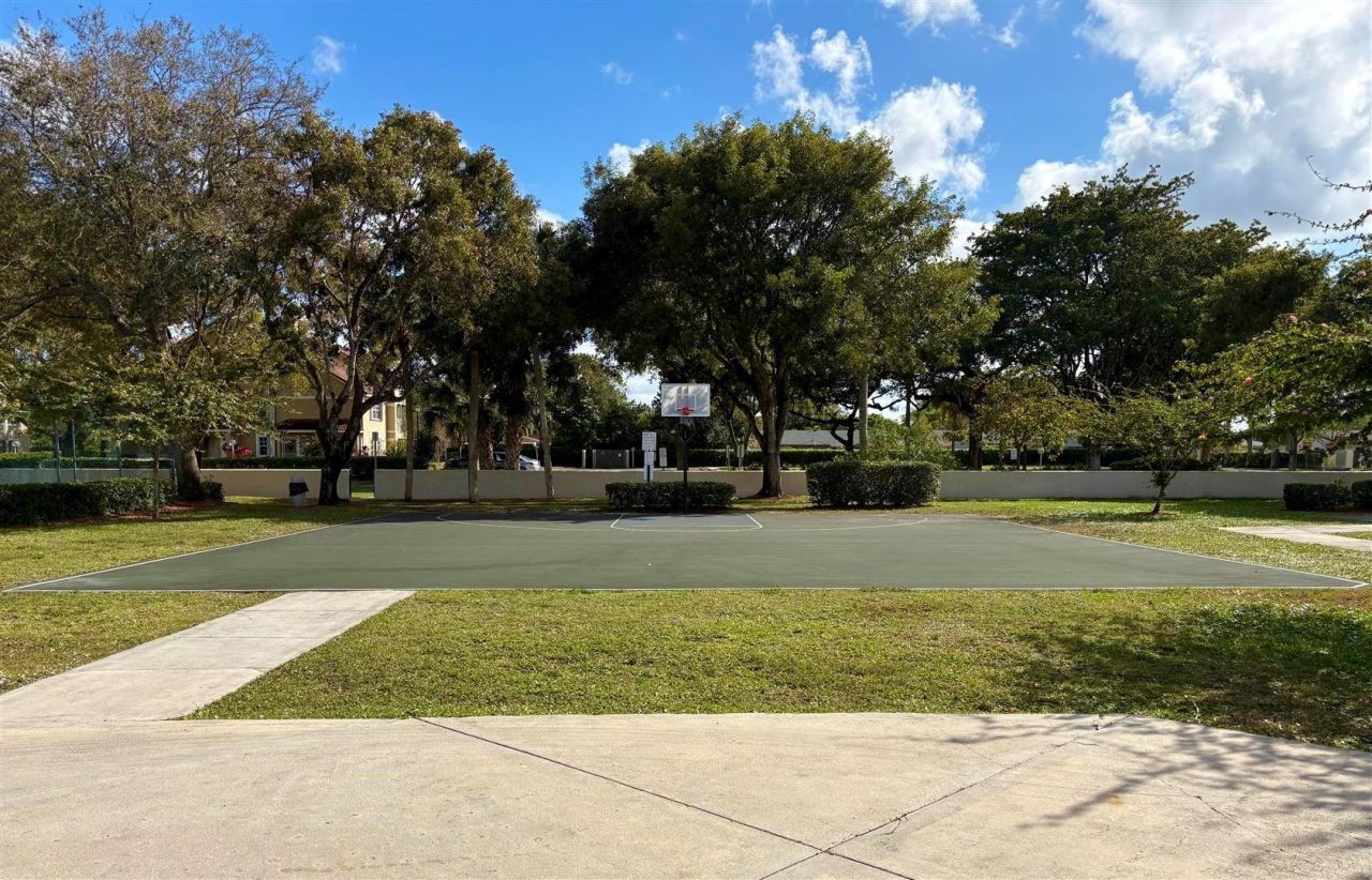 102 Gardens Drive, Unit 103, Pompano Beach, FL 33069 Photo