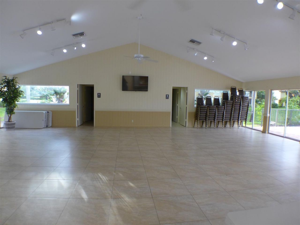 102 Gardens Drive, Unit 103, Pompano Beach, FL 33069 Photo