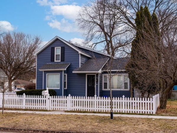 320 Wisconsin Street E, Mt Pleasant, MI 48858