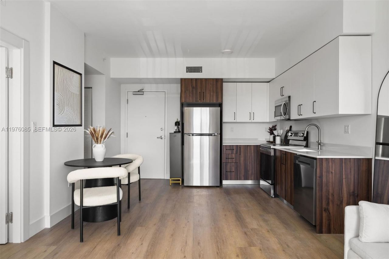 2479 NE 192nd St, Unit 209, Miami, FL 33180 Photo