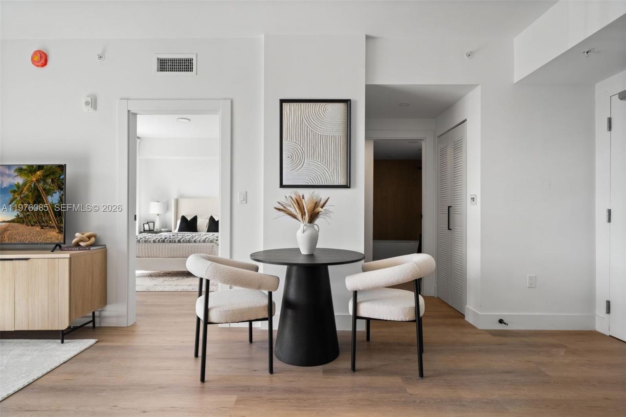 2479 NE 192nd St, Unit 209, Miami, FL 33180 Photo