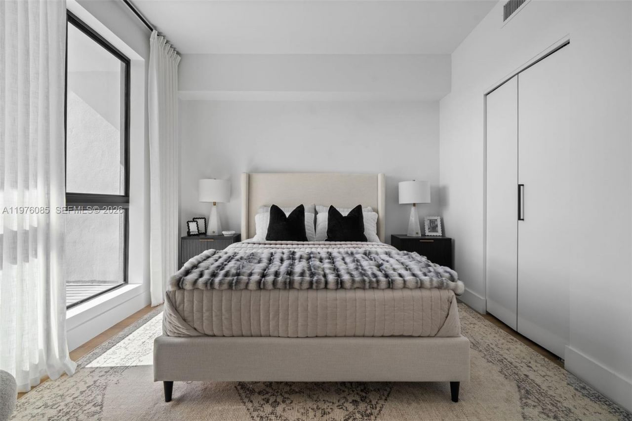 2479 NE 192nd St, Unit 209, Miami, FL 33180 Photo