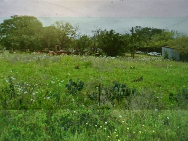 5030 Fm 2504, Poteet, TX 78065