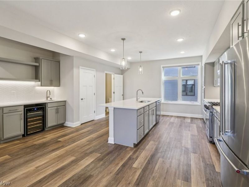 1446 E 14th Street, Cleveland, OH 44114 Photo 8