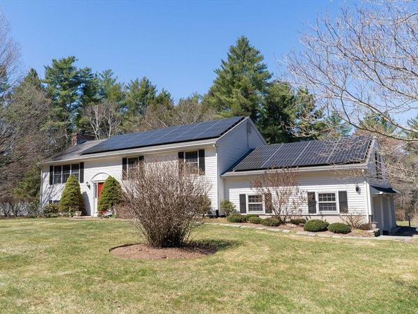 58 Shattuck Rd, Sturbridge, MA 01566
