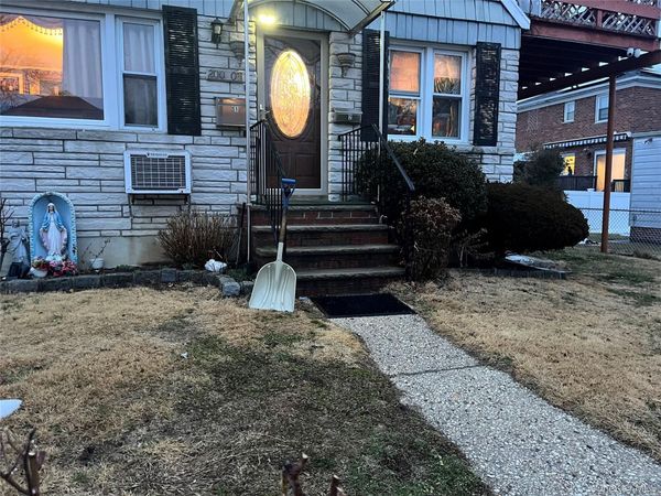 200-07 17 Avenue , Unit 1, Bayside, NY 11360