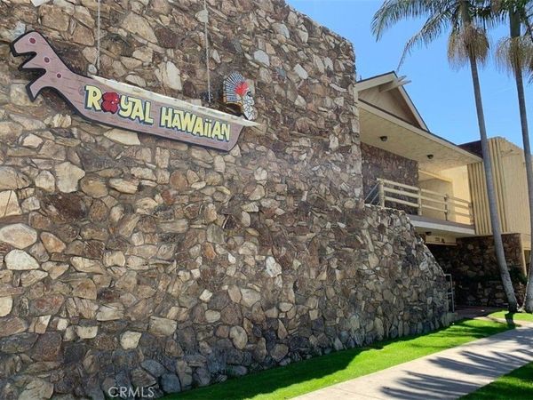 220 12th, Unit 17, Huntington Beach, CA 92648