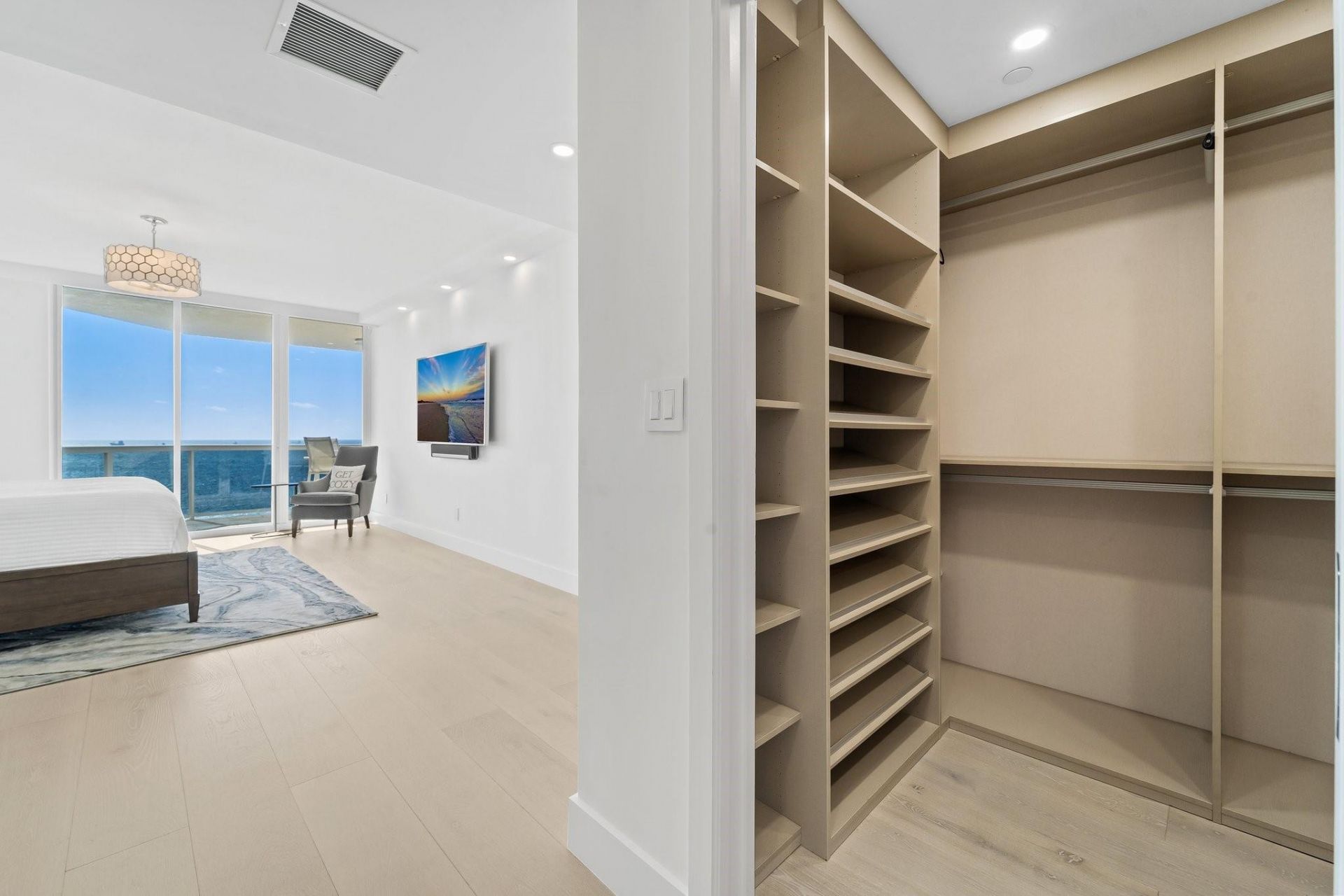 3100 N Ocean Boulevard, Unit 2007, Fort Lauderdale, FL 33308 Photo