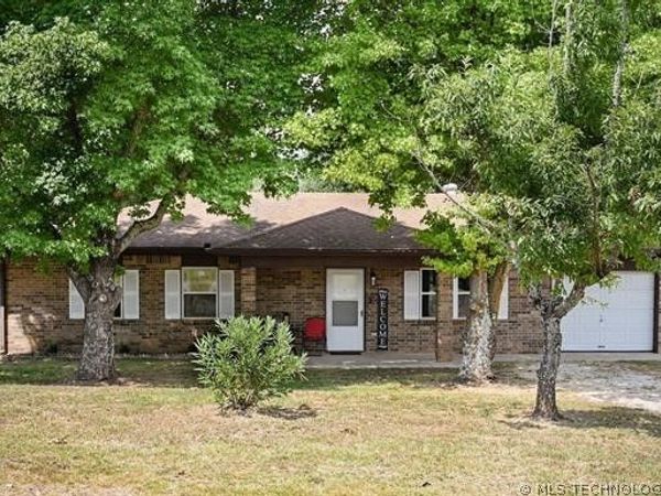 1146 N 4270 Road , Hugo, OK 74743