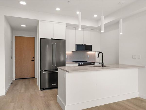 1102 Esquimalt Rd, Unit 412, Esquimalt, BC V9A 0L3