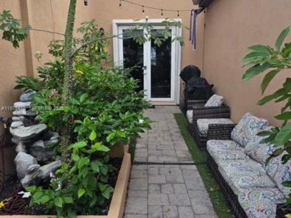 17135 SW 96 ST, Miami, FL 33196