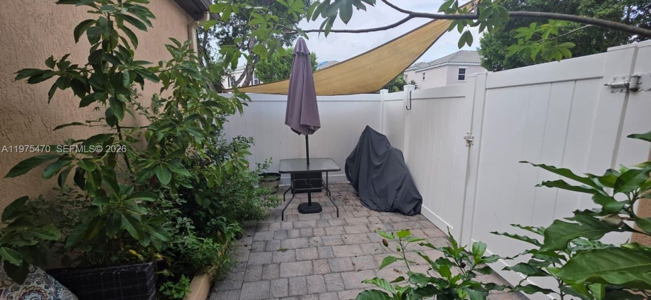 17135 SW 96 St, Miami, FL 33196 Photo